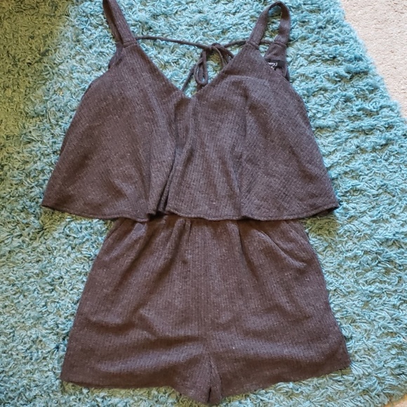 NWOT Charcoal Cold Shoulder Romper Sz S - Picture 2 of 8